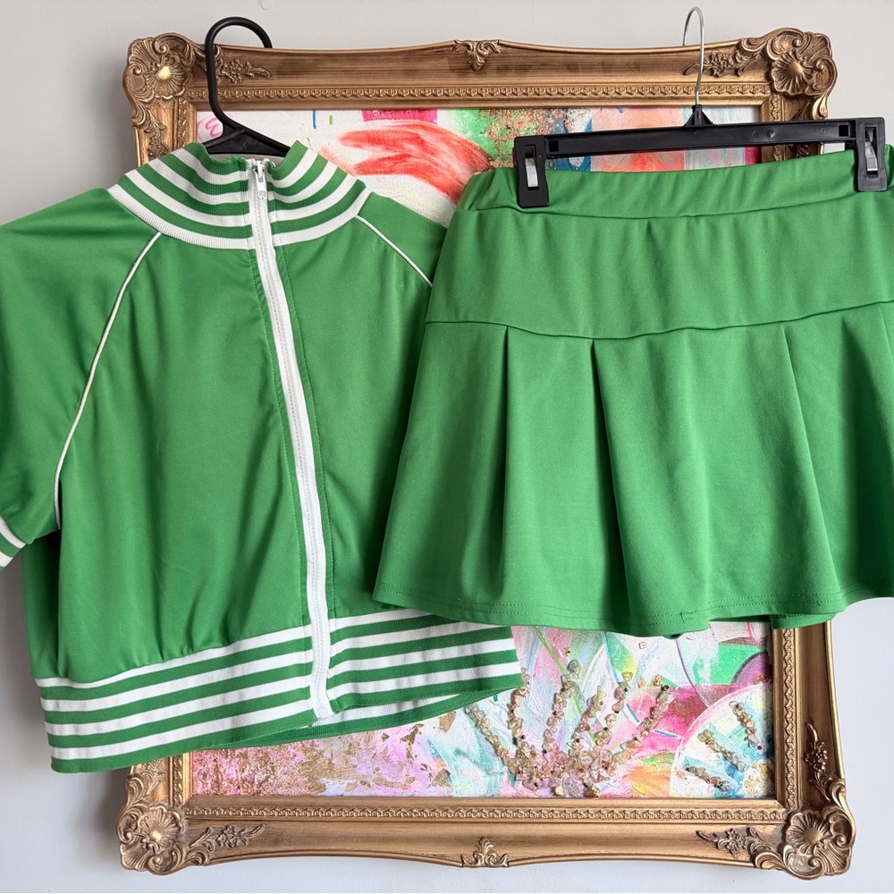Green Two-Piece Athletic Set - Zip Top & Pleated Skort set